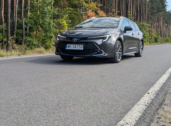 Bardzo dokładnie sprawdziłem, ile paliwa zużywa hybryda piątej generacji w Toyocie Corolli [Test długodystansowy, cz. II]