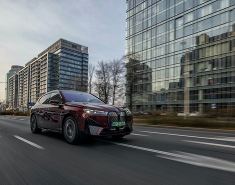 BMW iX