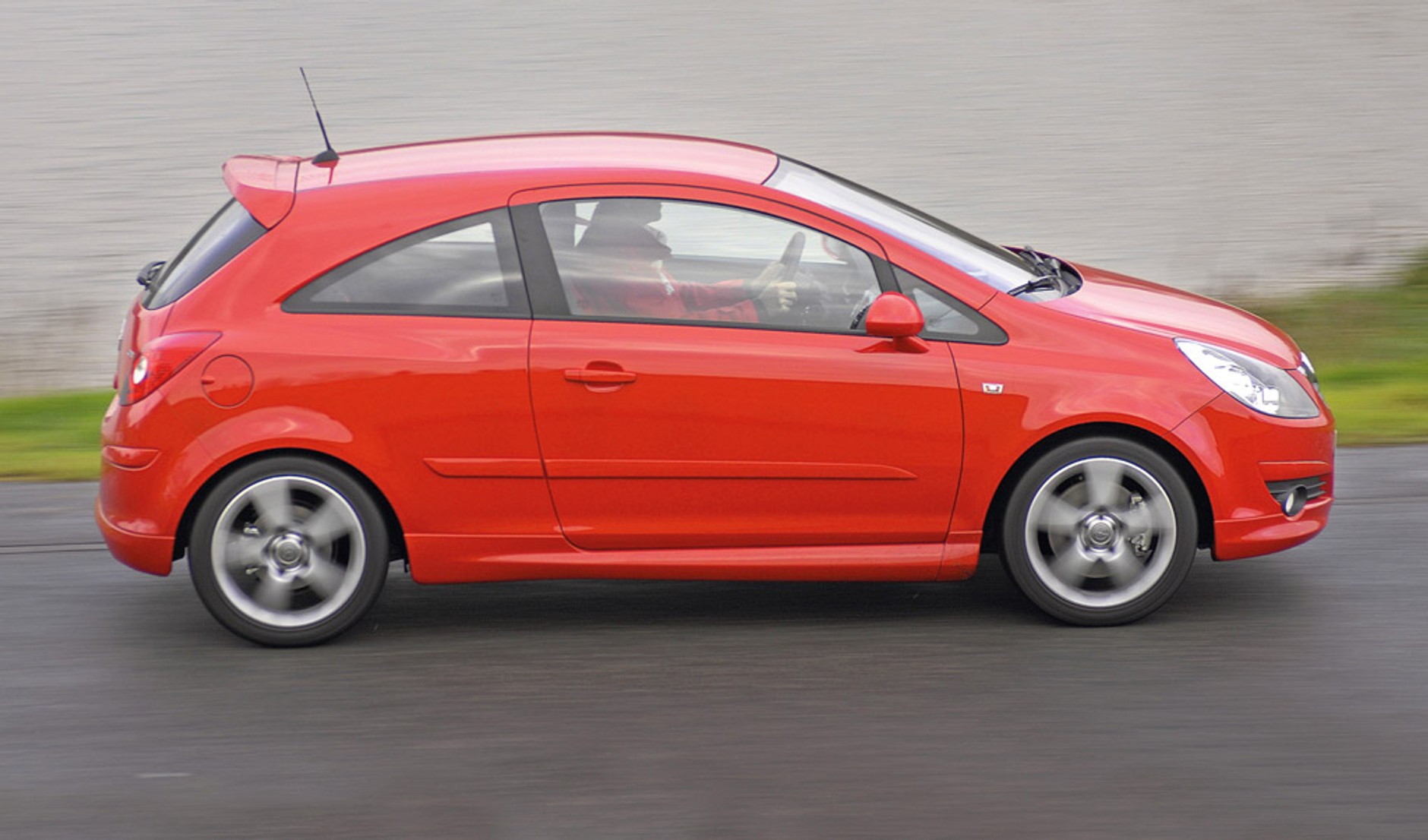 Poznaj samochody o najwyższej i najniższej mocy