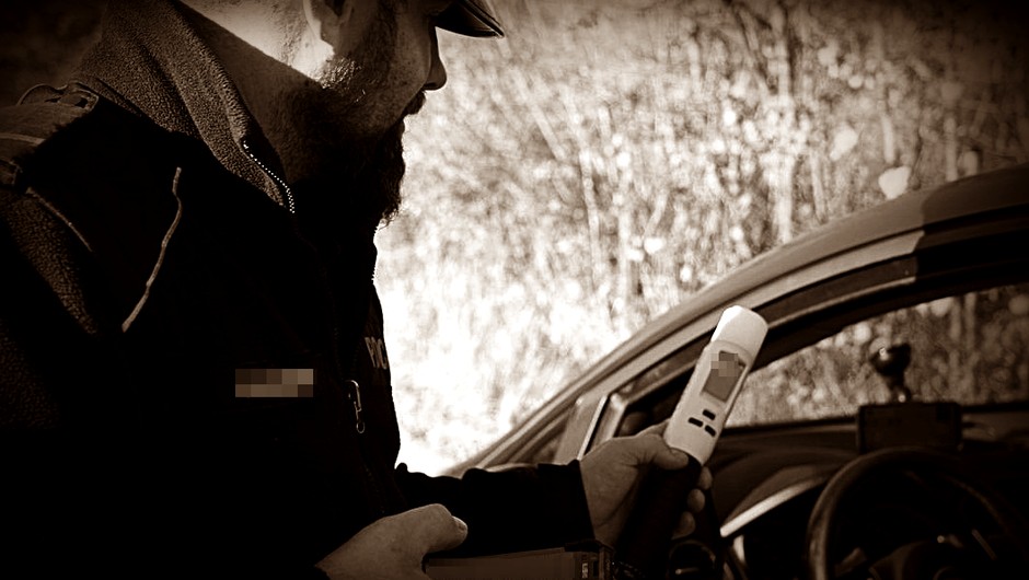 Obraz pochodzący z serwisu https://bielsk-podlaski.policja.gov.pl/po6/aktualnosci/95220,KOLEJNY-KIEROWCA-STRACIL-AUTO-ZA-JAZDE-W-STANIE-NIETRZEZWOSCI.html