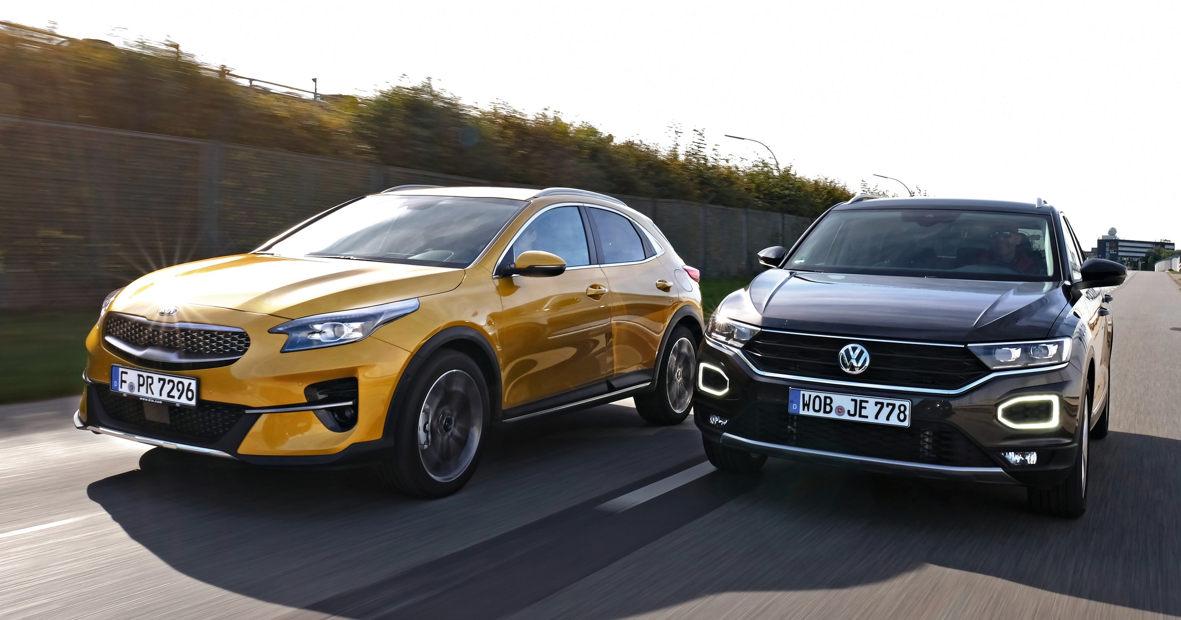 Porównanie: Kia XCeed 1.4 T-GDI kontra Volkswagen T-Roc 1.5 TSI