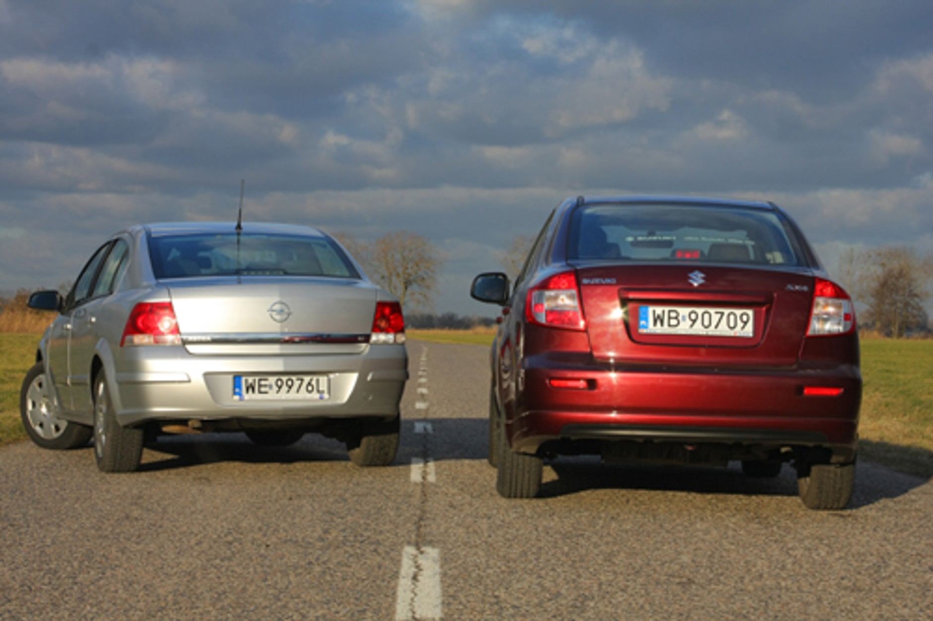 Suzuki SX4 kontra Opel Astra - Naciągani konkurenci?