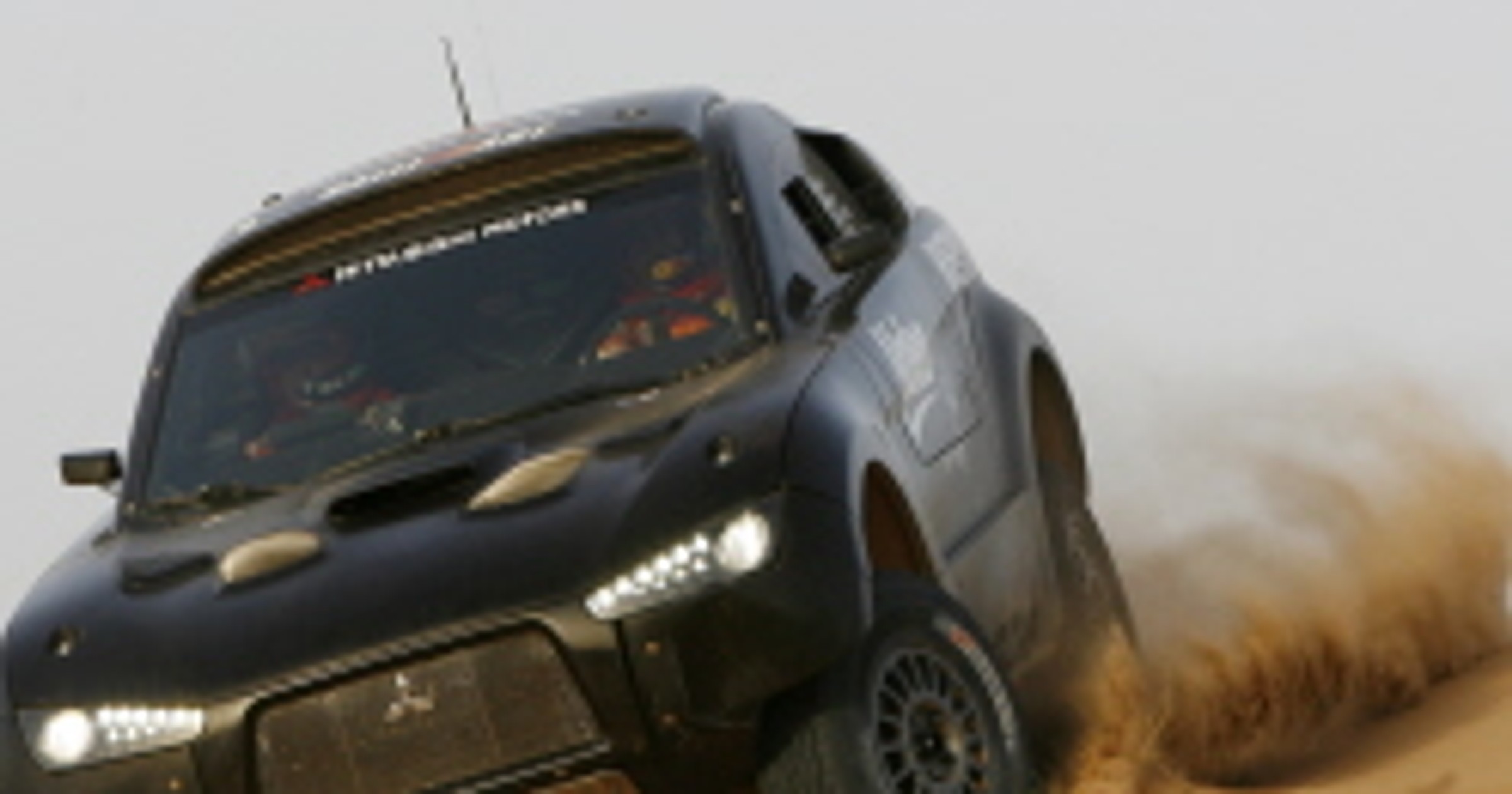 Mitsubishi: Racing Lancer na salonie w Paryżu (pierwsze zdjęcia)