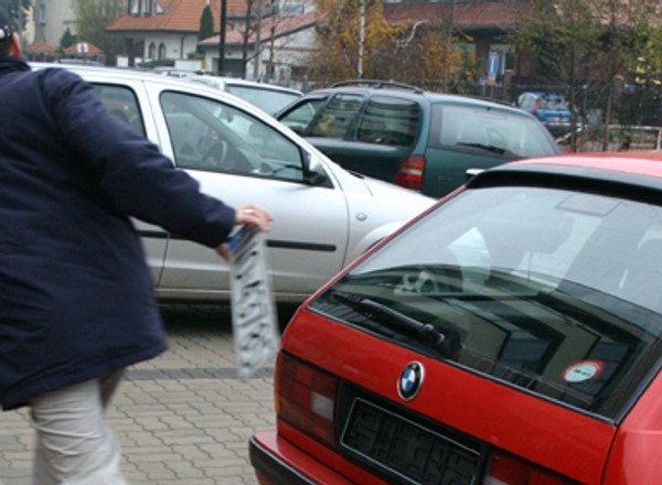 Do 5 lat więzienia za... kradzież tablic. Nowy pomysł Ministerstwa Sprawiedliwości