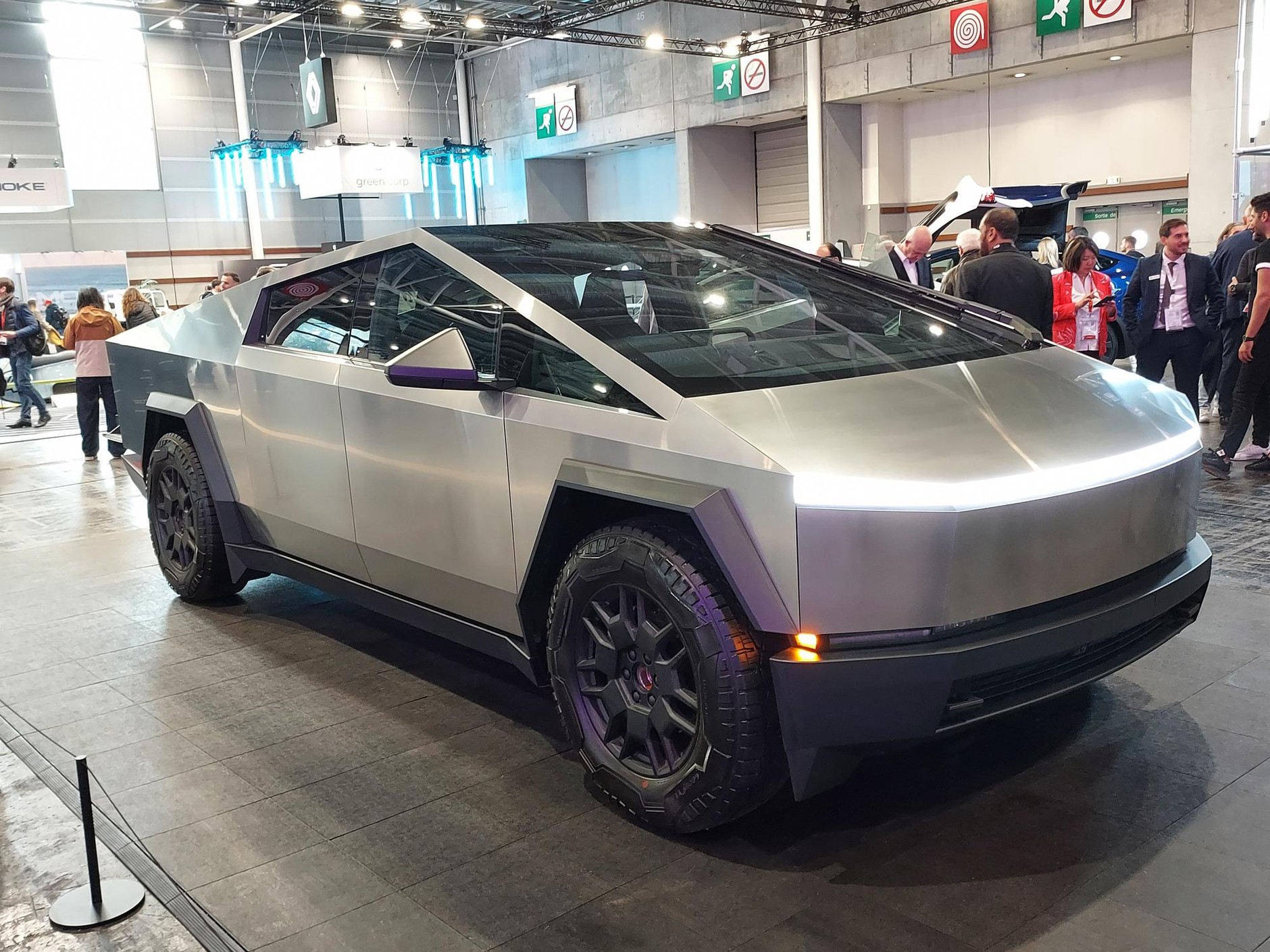 Salon samochodowy w Paryżu 2024