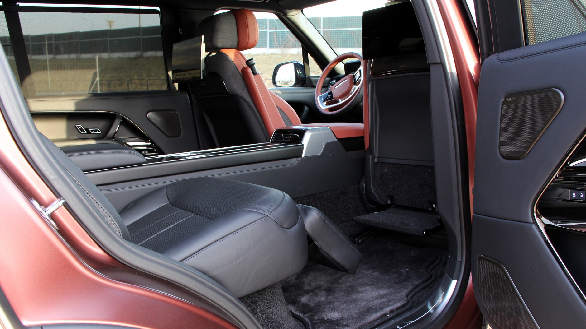 Range Rover 4.4 V8 SV LWB