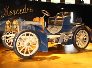 Muzeum Mercedesa w Stuttgarcie - raj dla fanów aut z gwiazdą