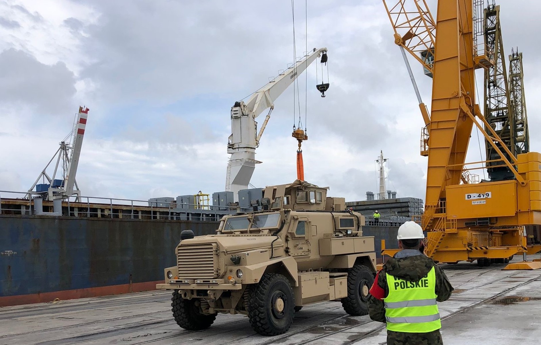 Transporter opancerzony Cougar 4×4