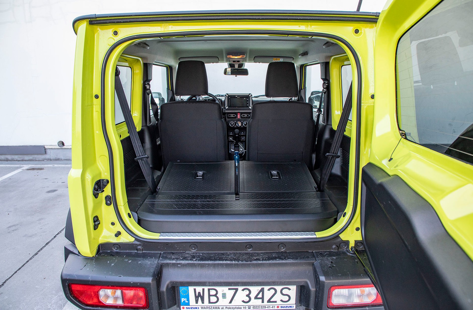Suzuki Jimny 1.5 VVT 4AT - jego żywioł to teren