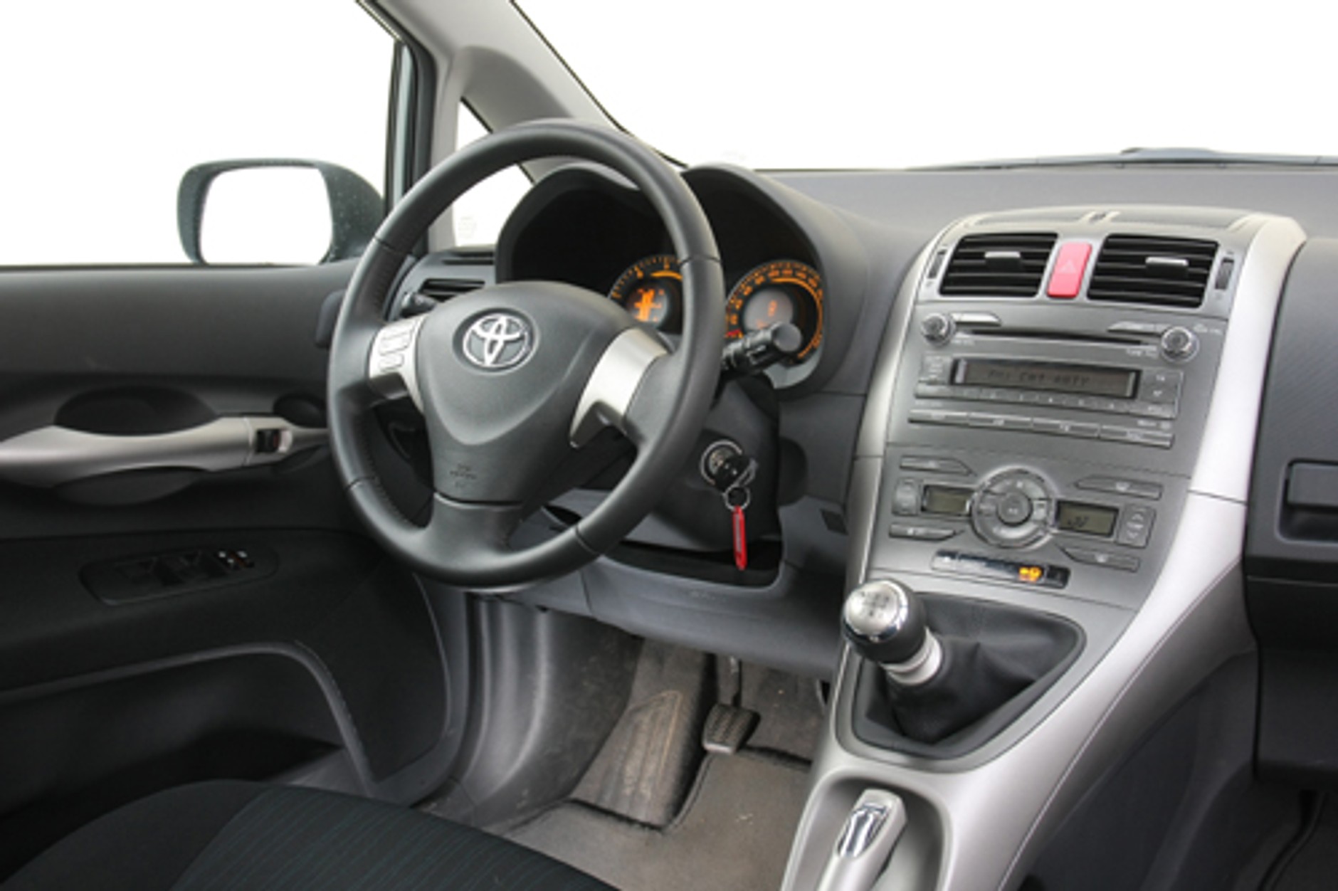 Toyota Auris kontra Volkswagen Golf: Porównanie popularnych aut kompaktowych