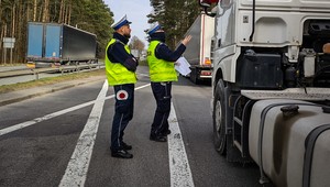 Jeden pieszy i cztery mandaty po 1500 zł i 15 punktów. Kierowcy byli zaskoczeni, gdy zatrzymała ich policja