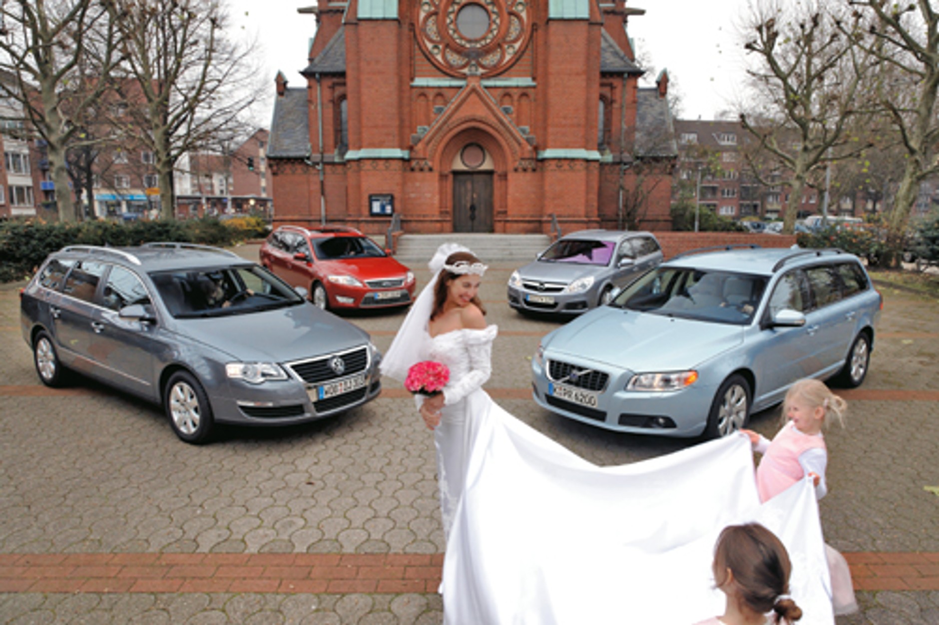 Ford Mondeo, Opel Vectra, Volkswagen Passat, Volvo V70 - Czym do ślubu?