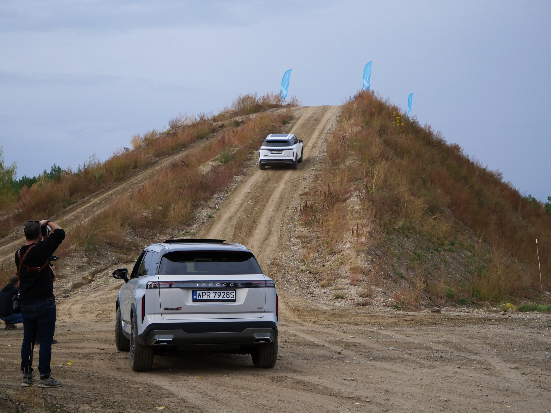 Jaecoo J7 na torze offroadowym