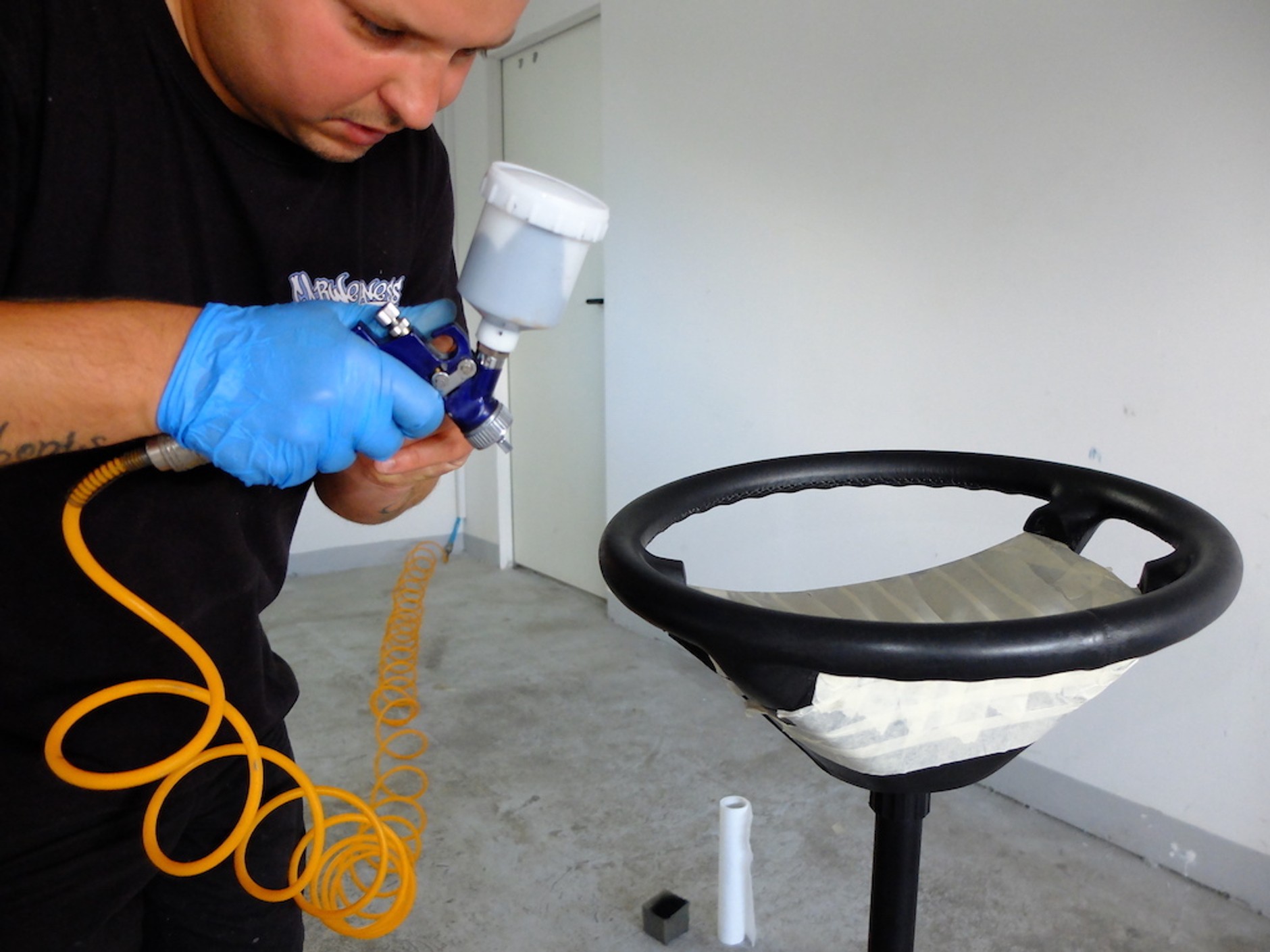 Odnawianie skórzanej kierownicy