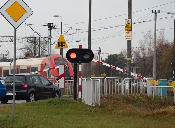 Czerwone światła znikną z przejazdów? Ministerstwo szykuje wielkie zmiany