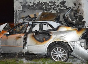 Uderzył Lexusem w ścianę domu w Chełmie. Zginął w płonącym aucie