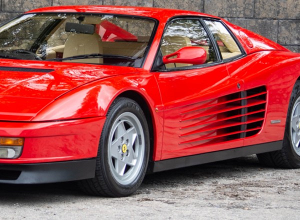 Ferrari Testarossa z 1987 r. Eltona Johna na sprzedaż