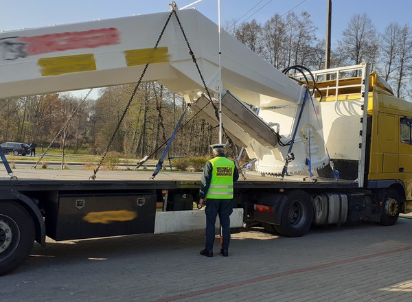 Dźwigi do portu nie dojechały. Jeden z Rumunii, drugi z Turcji