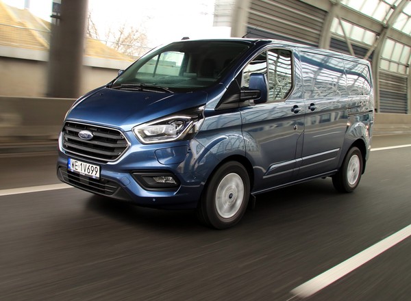 Ford Transit Custom plug-in – miejski dostawczak