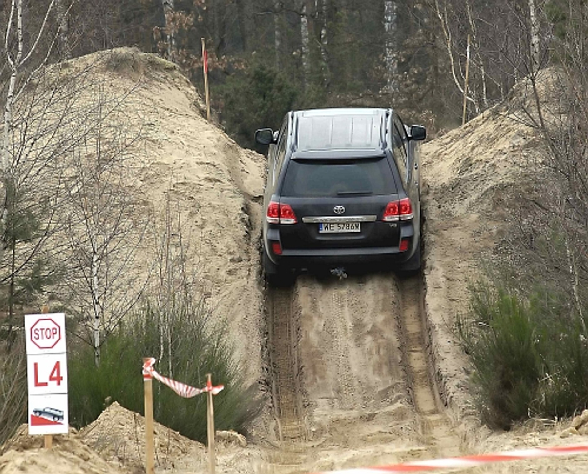 Toyota Land Cruiser V8 - Nowy król bezdroży