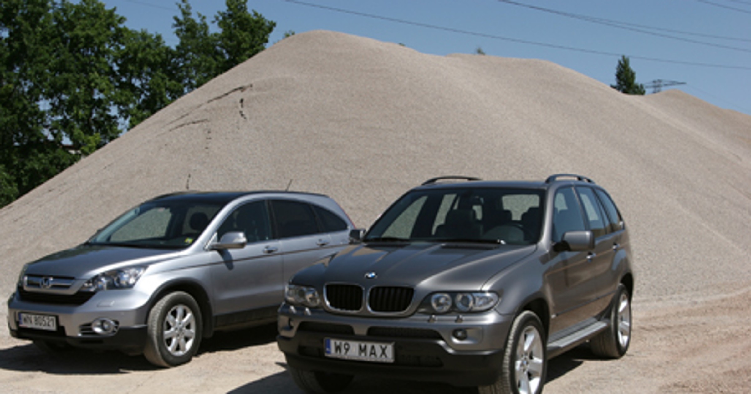 Nowy czy używany - Honda CR-V kontra BMW X5