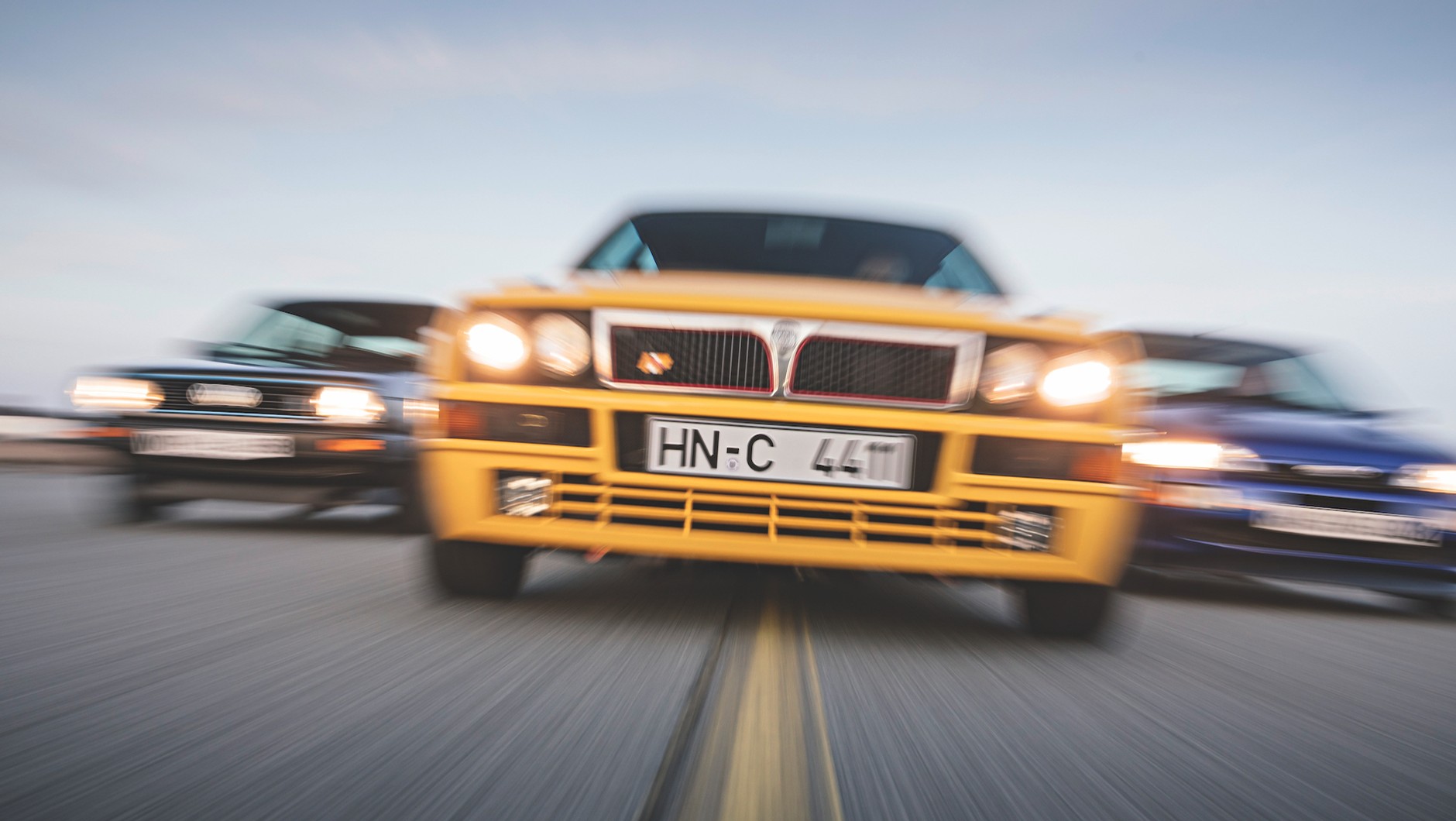 Porównanie Forda Escorta RS Cosworth, Lancii Delty Integrale Evo II oraz Volkswagena Golfa Limited.