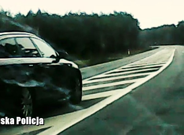 Policja zachęca do wysyłania nagrań z piratami drogowymi