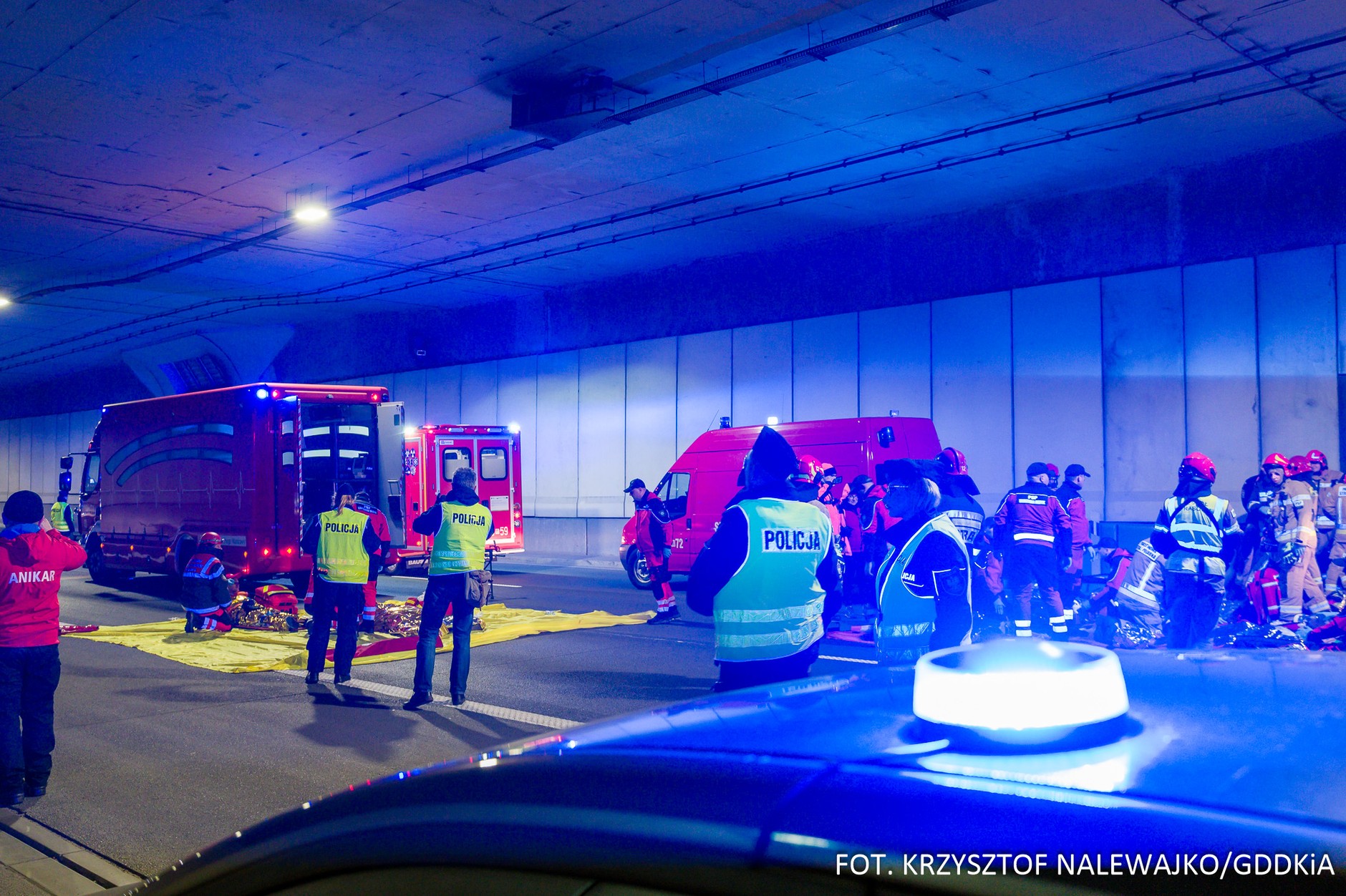 Ćwiczenia służb ratowniczych w tunelu na S2 POW w Warszawie