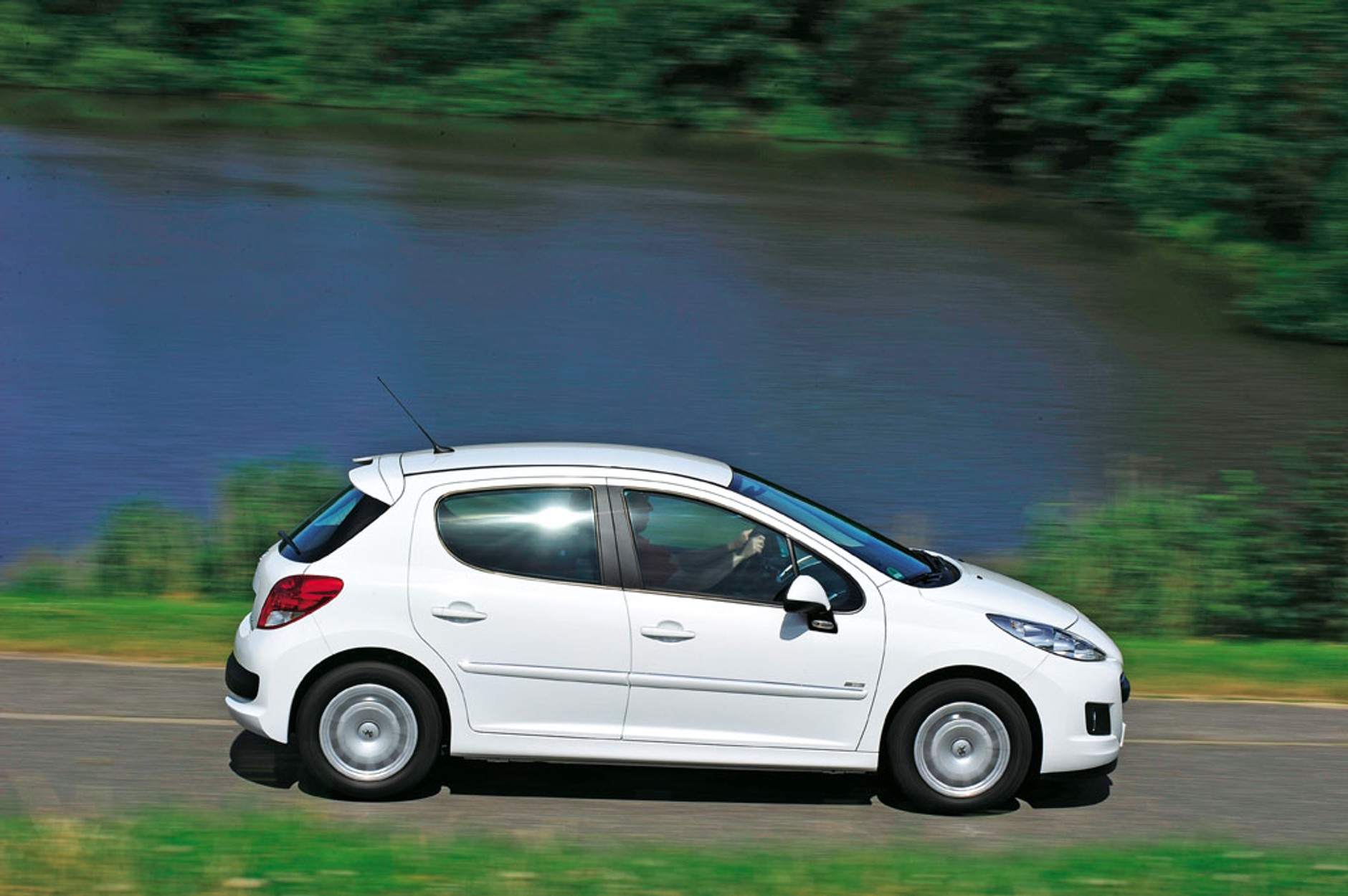 Maluchy, które nie zrujnują budżetu kierowcy: Opel Corsa kontra Peugeot 207, VW Polo, Citroen C3 i Ford Fiesta