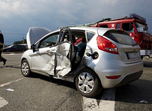 Autonomiczne pojazdy mogą poprawić bezpieczeństwo, ale jeszcze nie teraz. Problemem są... kierowcy