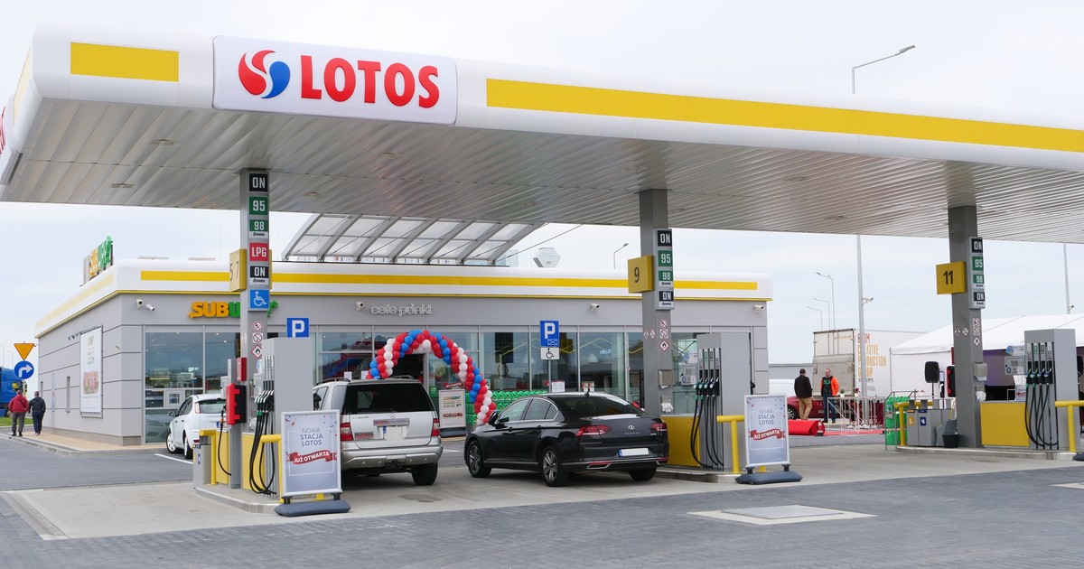 Stacja paliw Lotos