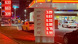 Ceny paliw cały czas idą w górę. To skutki agresji Rosji na Ukrainę