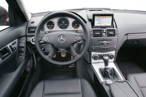 Audi A4 kontra Mercedes Klasy C i BMW serii 3 - Mocne wejście na scenę
