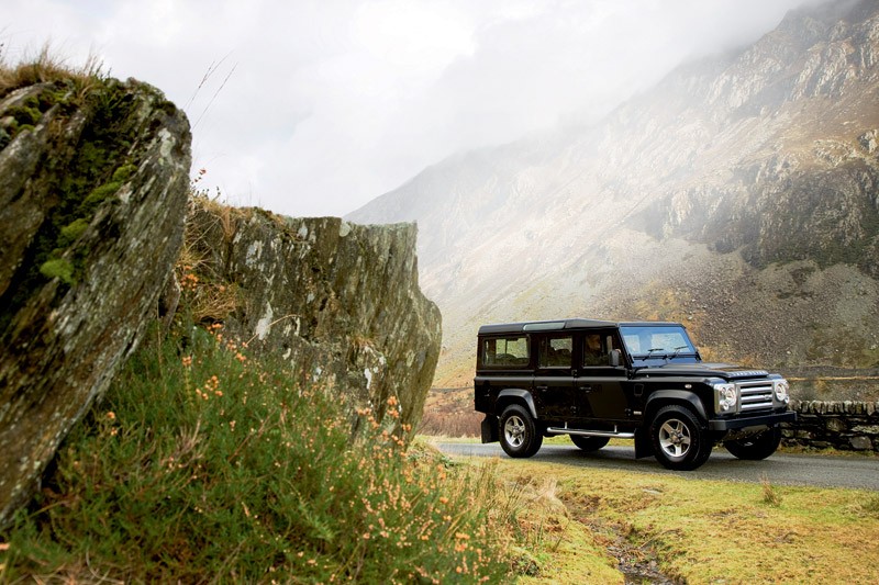 Land Rover Defender SVX: zalotny sześćdziesięciolatek
