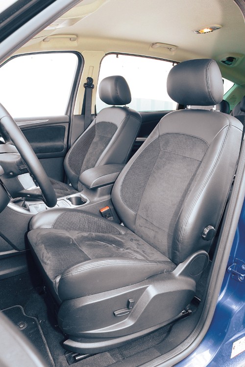 Ford S-Max 2.5 Turbo Titanium - Maksymalnie inny