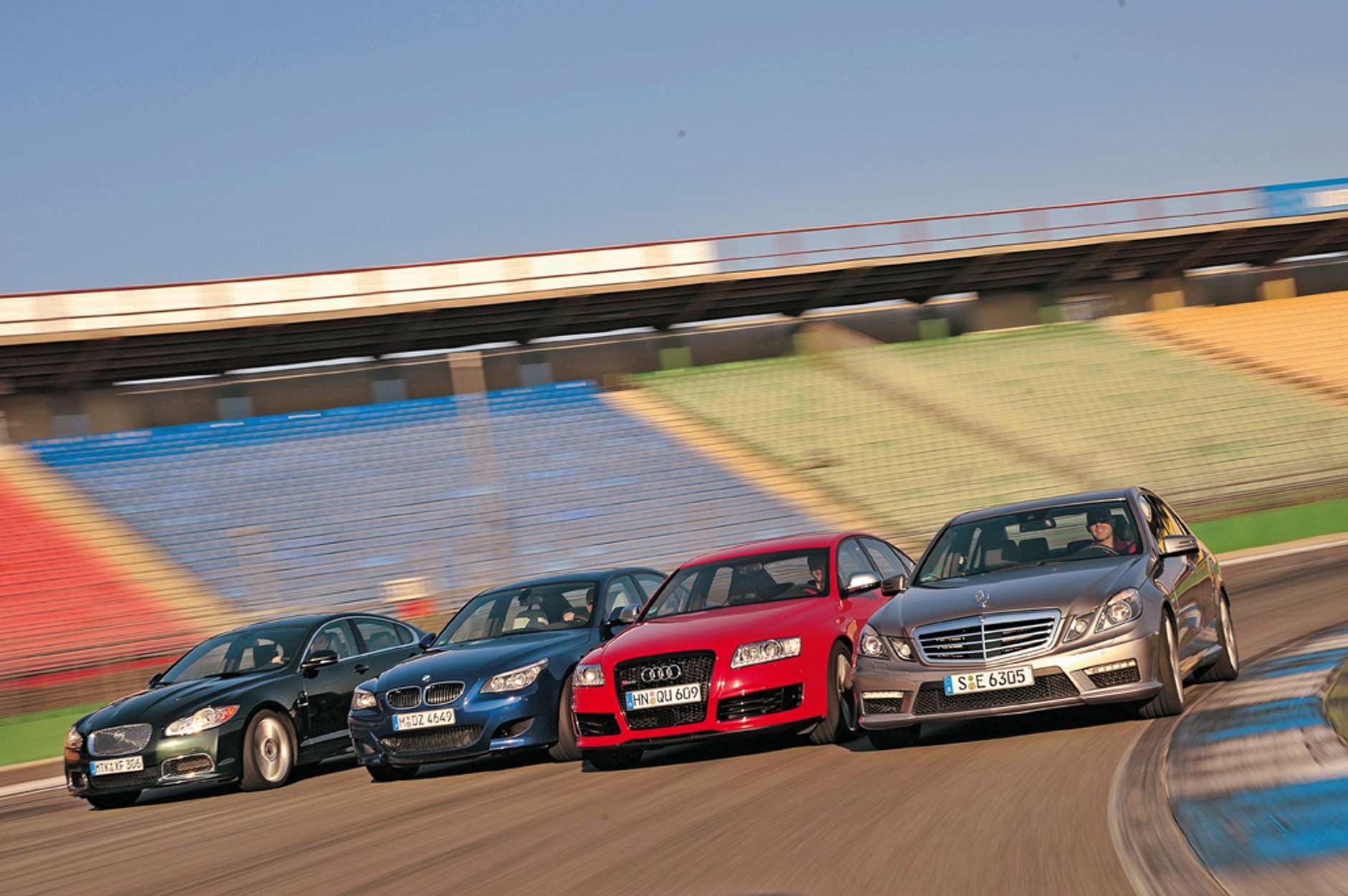 Audi RS6 kontra Mercedes E 63 AMG, BMW M5 i Jaguar XF - RockNroll, czyli 2122 KM