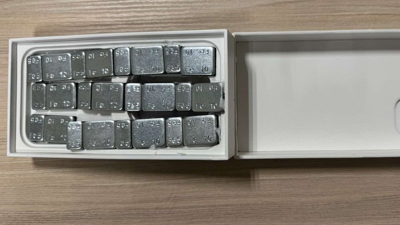 To znalazła w kartonie zamiast telefonu