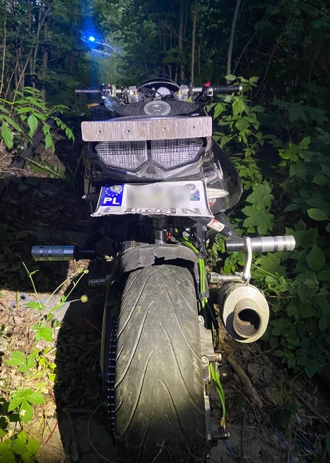 Kierowca motocykla nie zdołał uciec policjantom