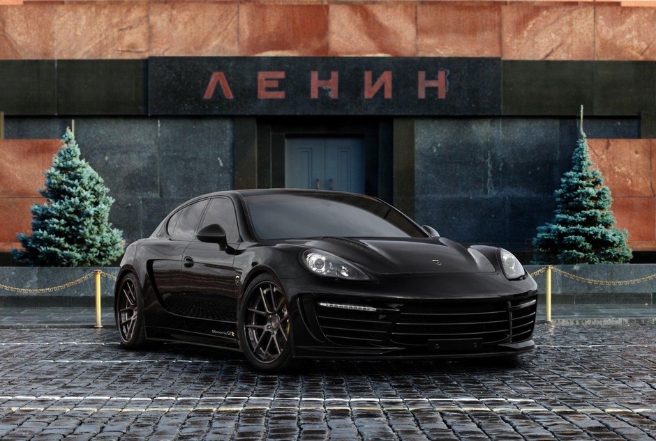 Skóra krokodyla i złoto w Porsche Panamera