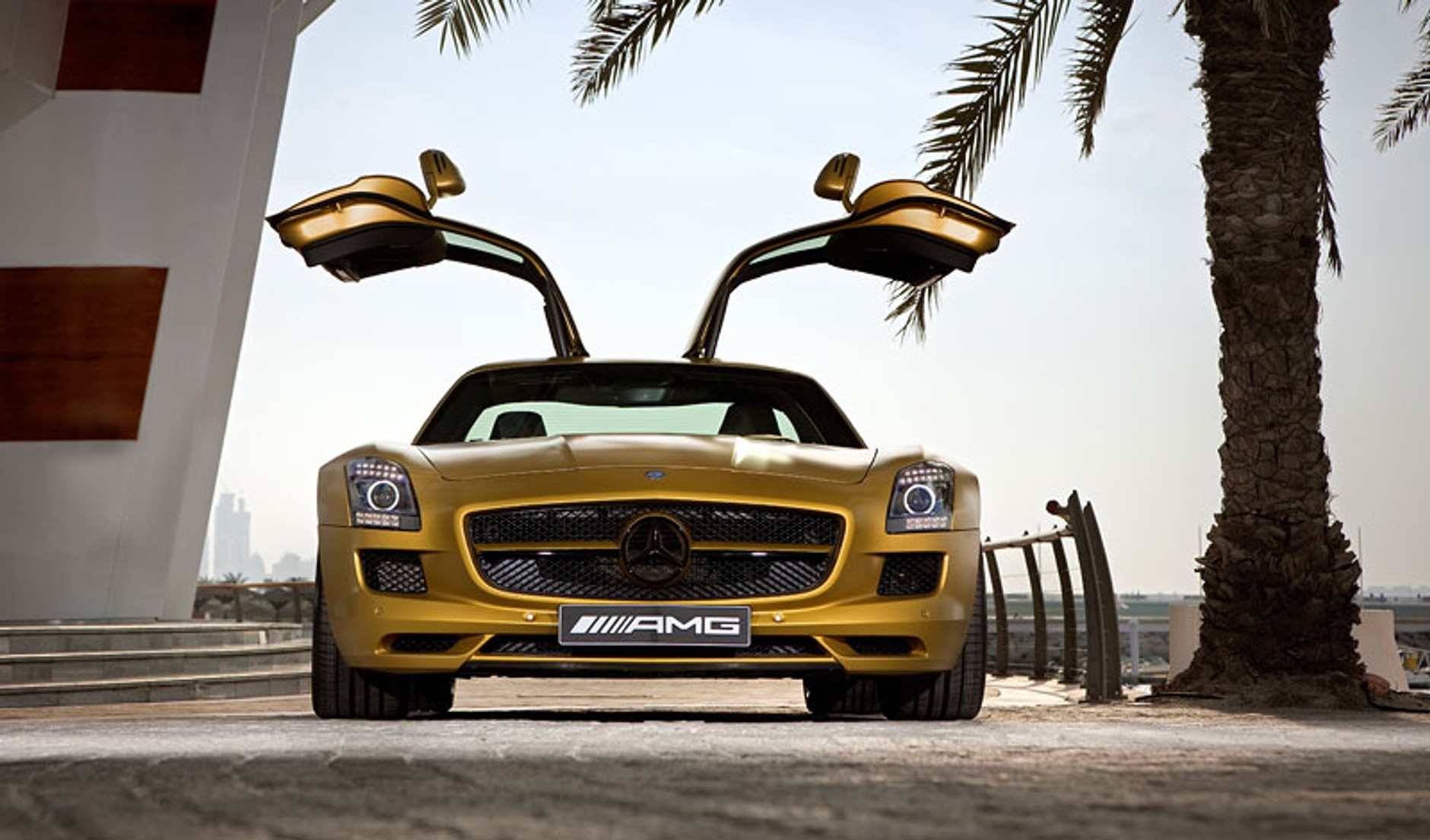 Mercedes-Benz SLS AMG i G 55 AMG Edition 79: złote i srebrne gwiazdy w Dubaju