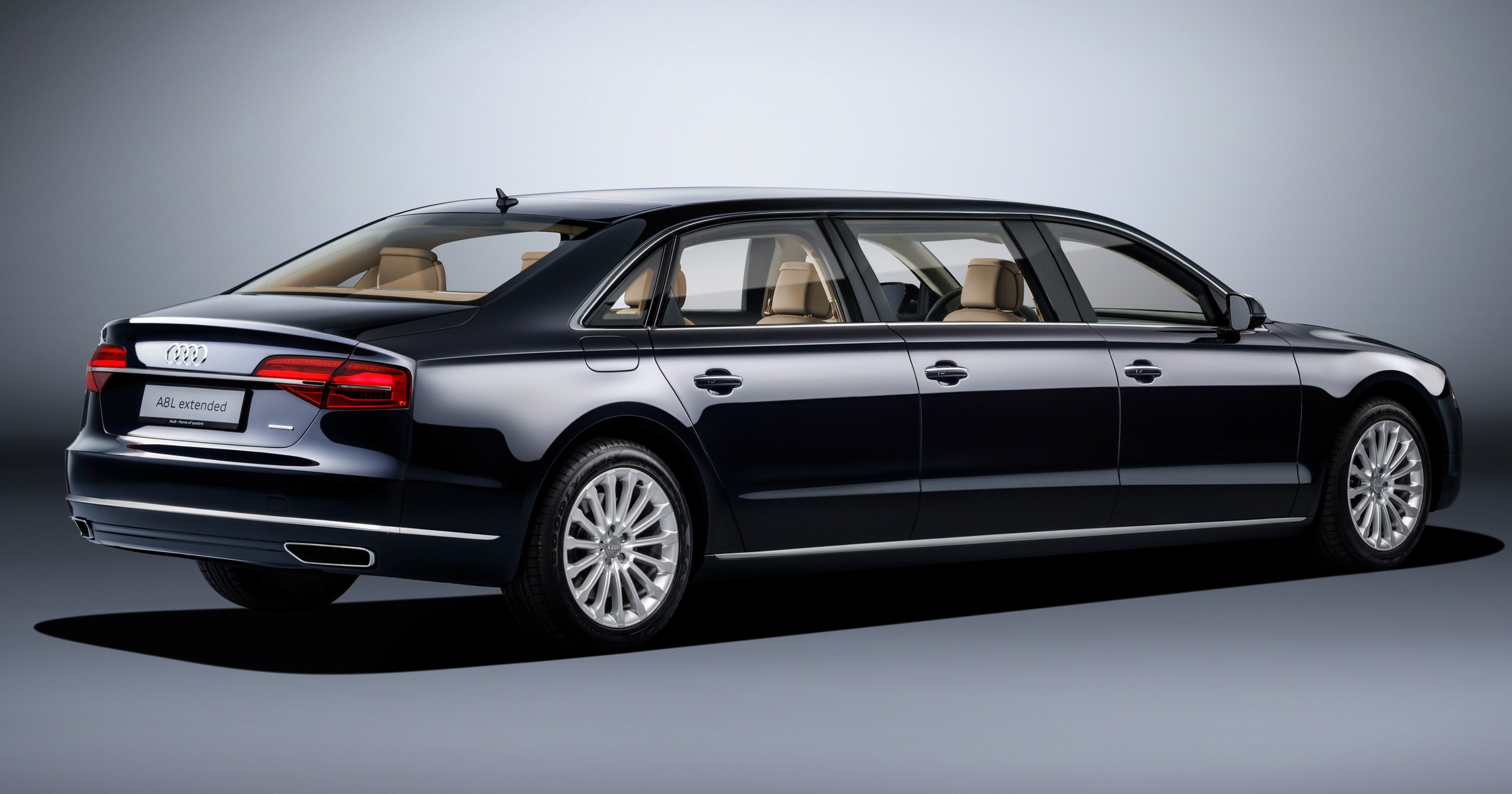 Audi A8 L extended - 6- drzwiowy model