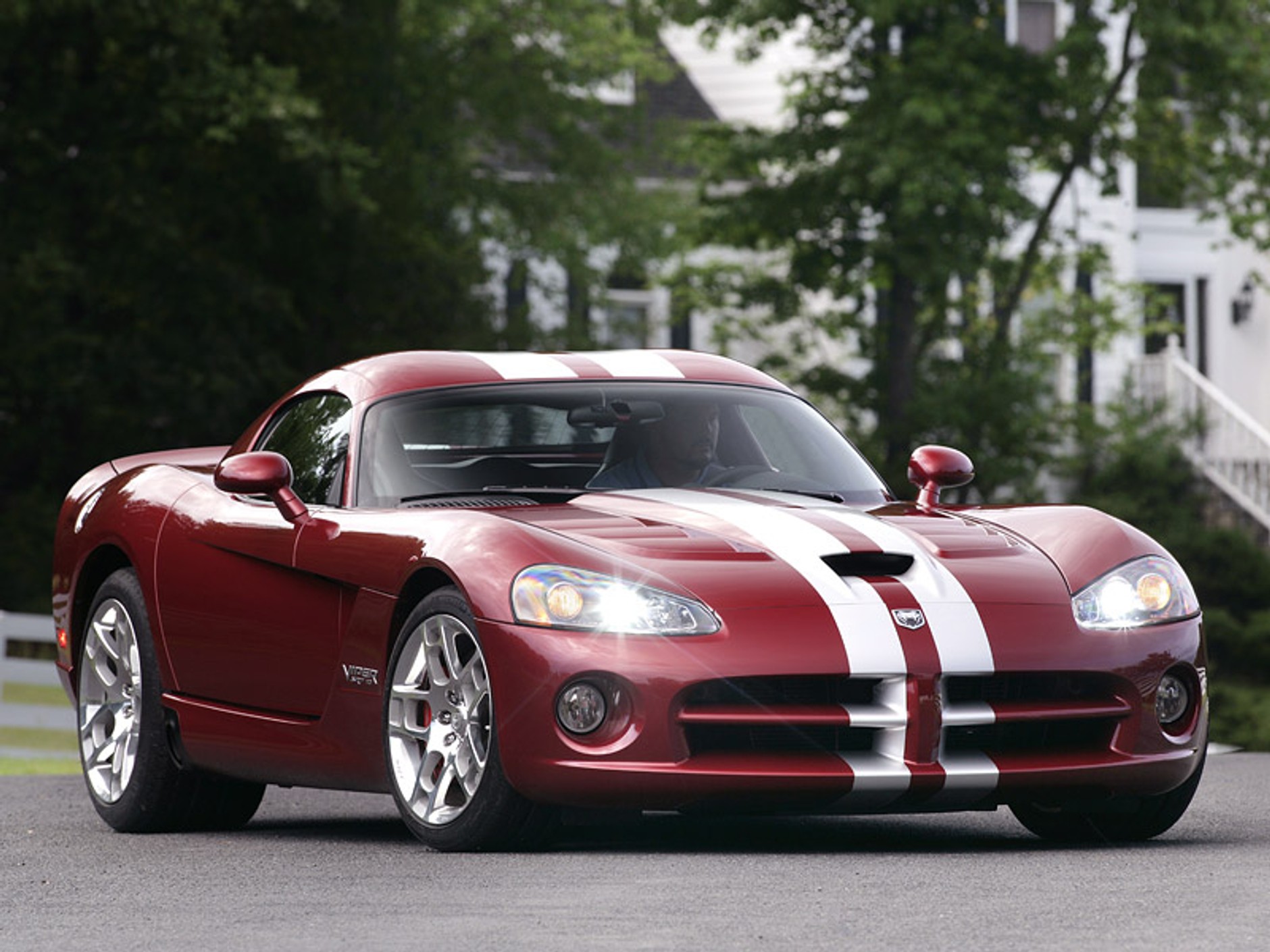 Dodge Viper SRT10 nie zamierza zejść ze sceny