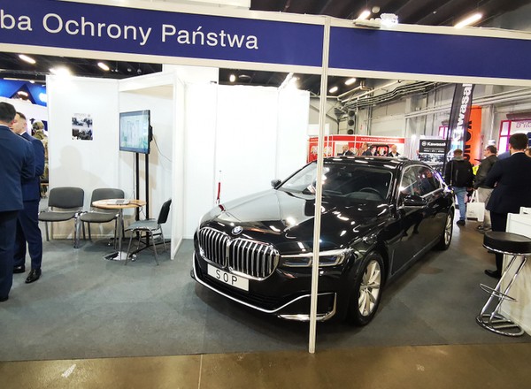 Tym nas śledzą, łapią, chronią – byliśmy na nietypowych targach. Zobacz sprzęt służb i policji