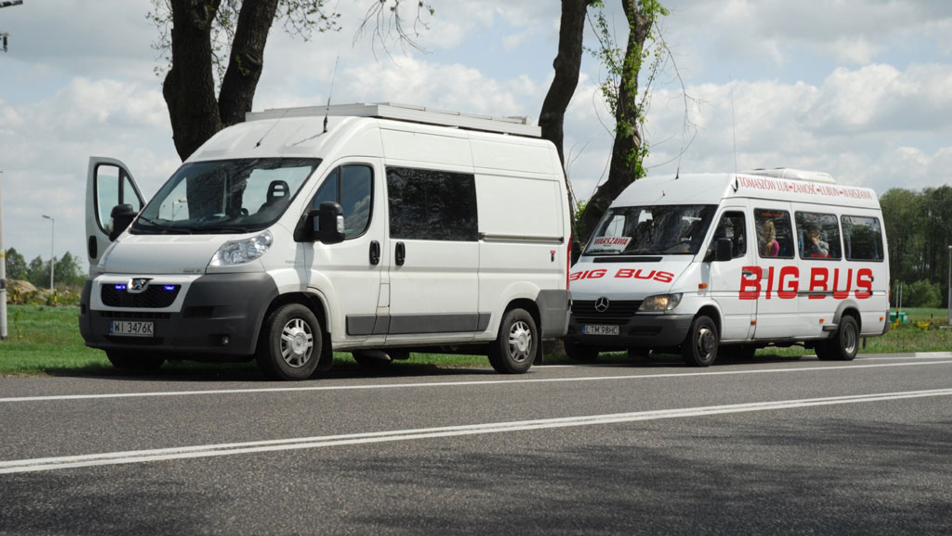 Bus z wyposażeniem kempingowym i pasażerami może z łatwością przekroczyć limit 3,5 tony.
