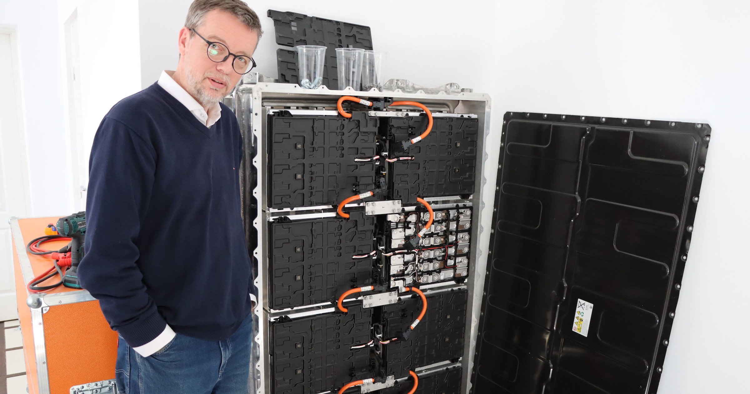 Drugie życie używanego akumulatora z auta elektrycznego. Nie będziesz musiał płacić za prąd w domu!