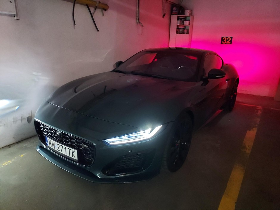 Jaguar F-Type R75