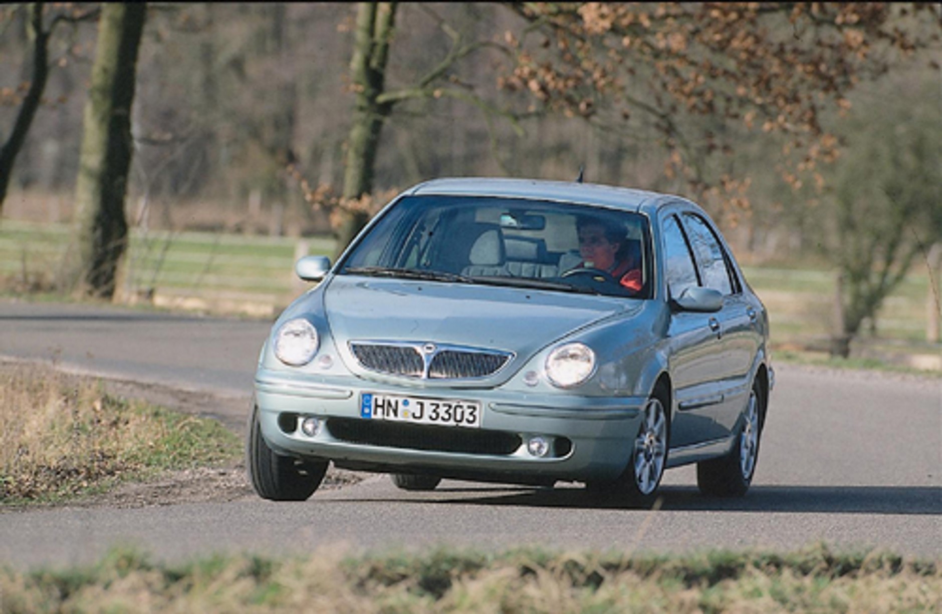 Lancia Lybra, Peugeot 406, Toyota Avensis i VW Passat - Który dalej i bezpieczniej zawiezie rodzinę?