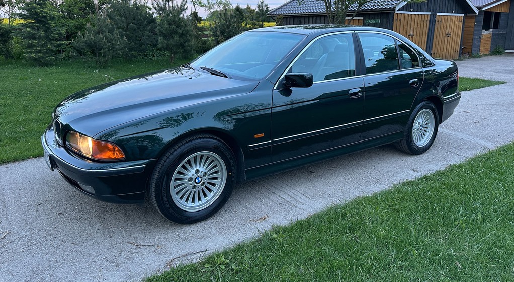 BMW E39 523i