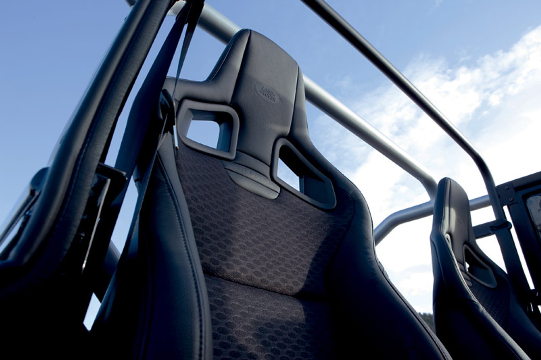 Land Rover Defender SVX: zalotny sześćdziesięciolatek