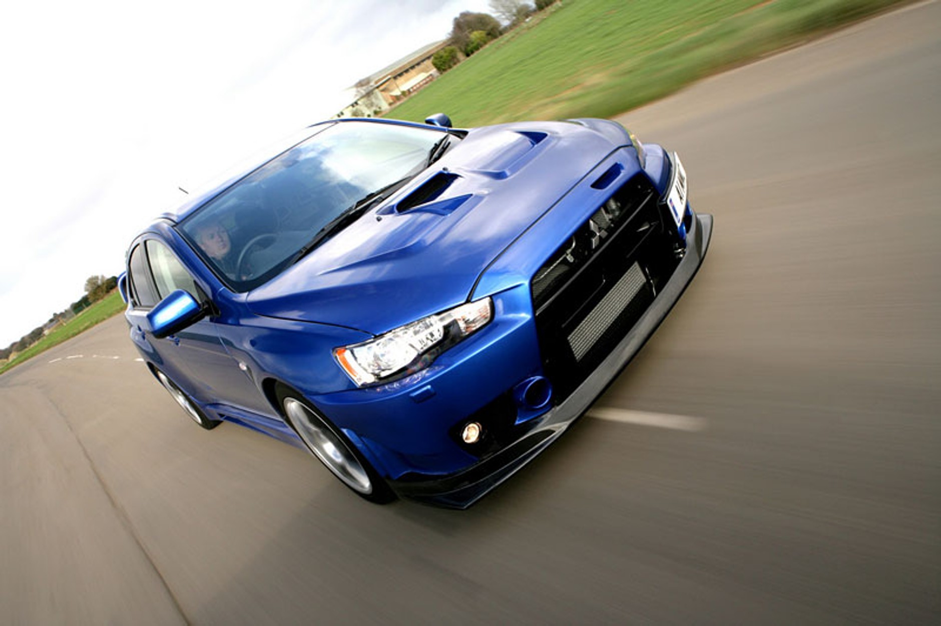 Mitsubishi Lancer Evo X FQ-400: fotogaleria